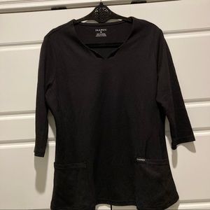 Jaanuu Black 3/4 Sleeve Scrub Top Size Medium NWOT